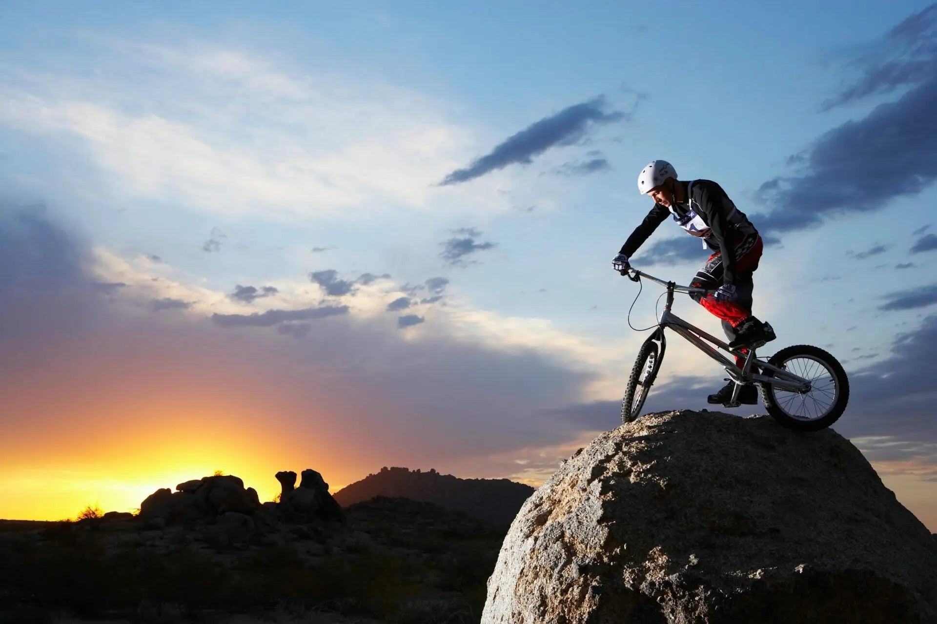 guy-on-a-bicycle-on-top-of-a-hill-ride-longer-in-comfort